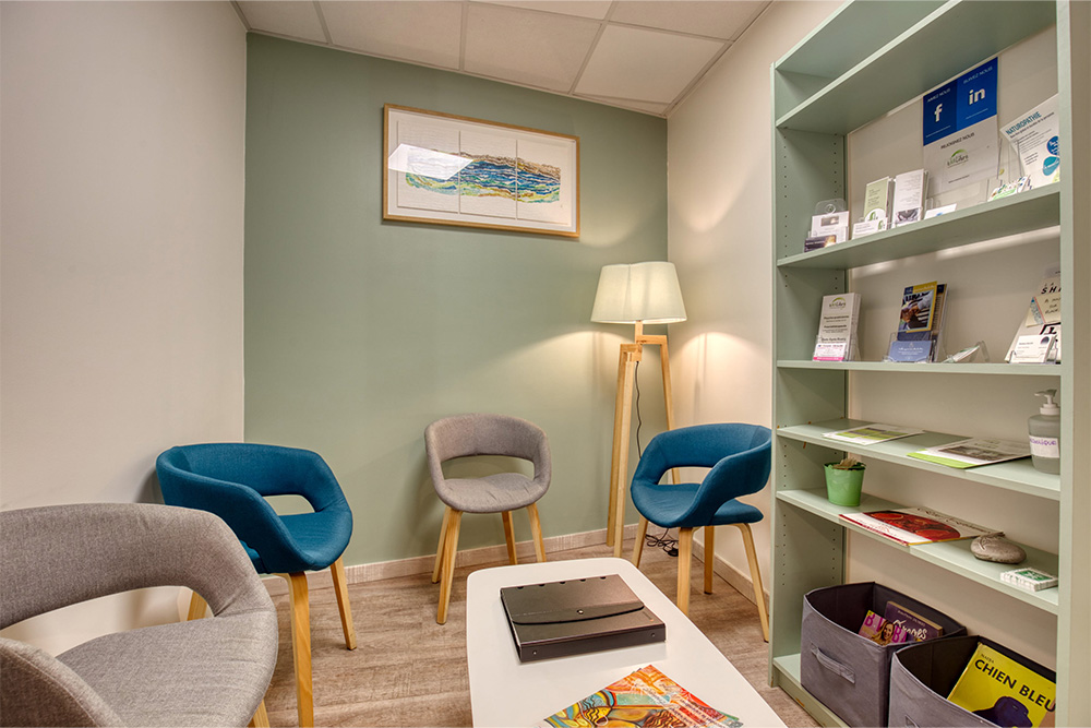 alt="Salle de consultation"