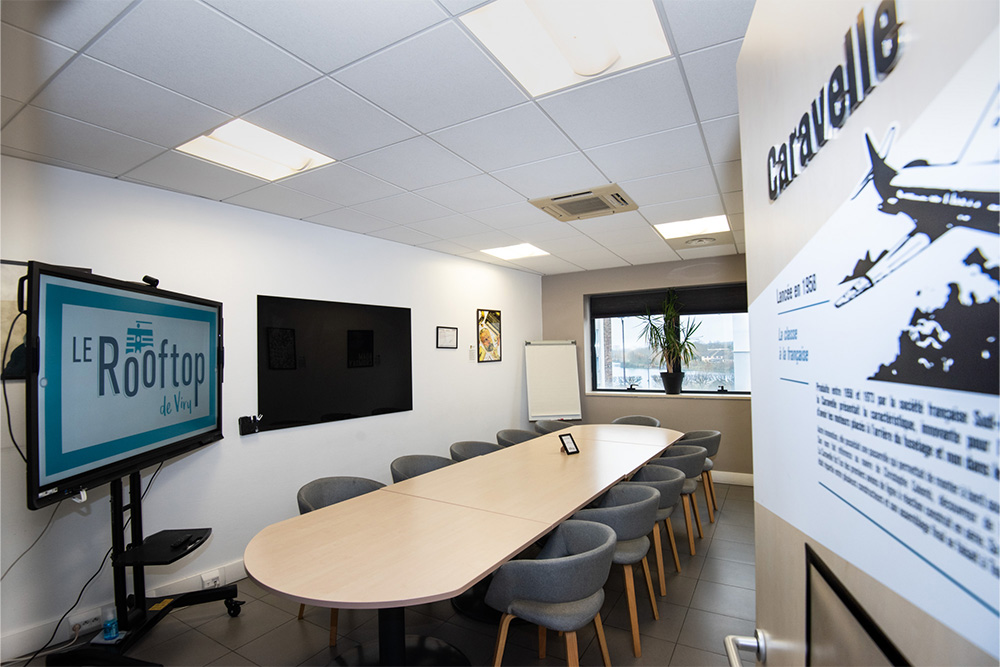 alt="Location d’espace de travail – salle de réunion"
